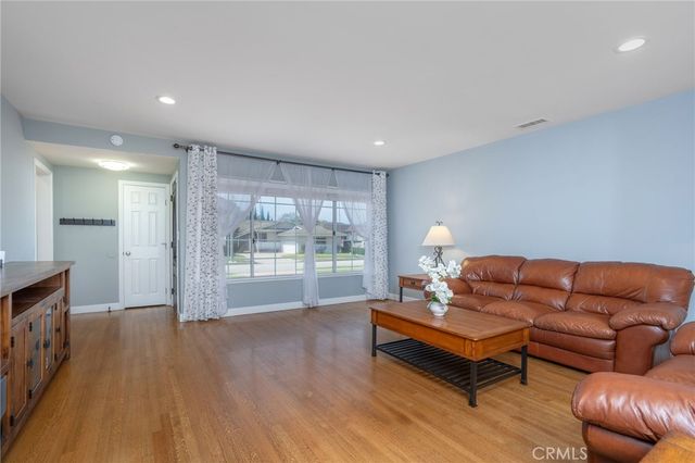 5255 W 141st Street, Hawthorne, CA 90250