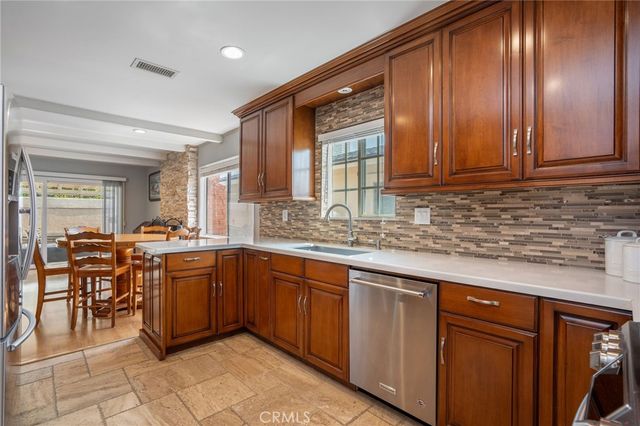 5255 W 141st Street, Hawthorne, CA 90250