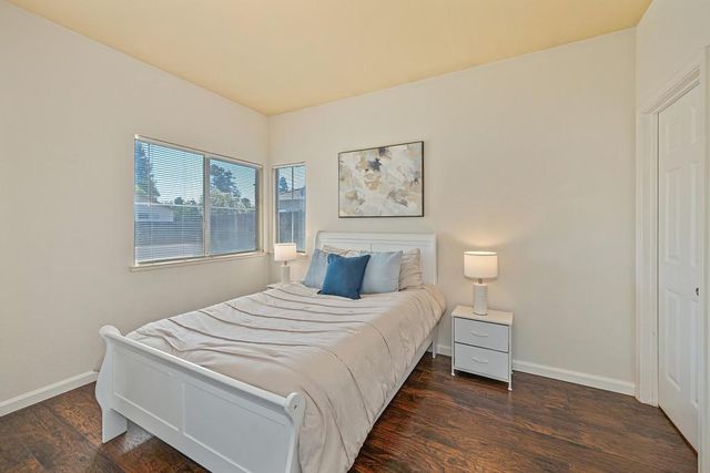 5621 Elk Spring Way, Elk Grove, CA 95758
