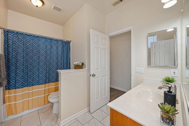 5621 Elk Spring Way, Elk Grove, CA 95758