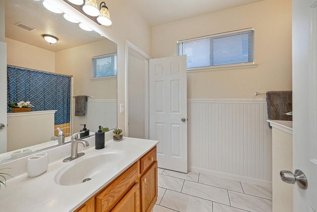 5621 Elk Spring Way, Elk Grove, CA 95758