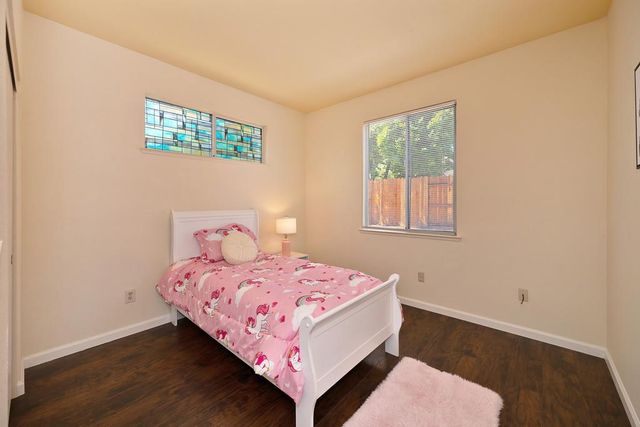 5621 Elk Spring Way, Elk Grove, CA 95758