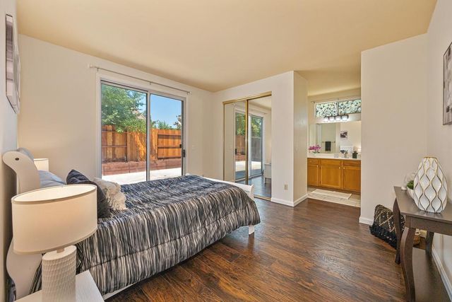 5621 Elk Spring Way, Elk Grove, CA 95758