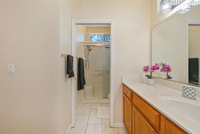 5621 Elk Spring Way, Elk Grove, CA 95758
