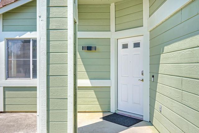 5621 Elk Spring Way, Elk Grove, CA 95758