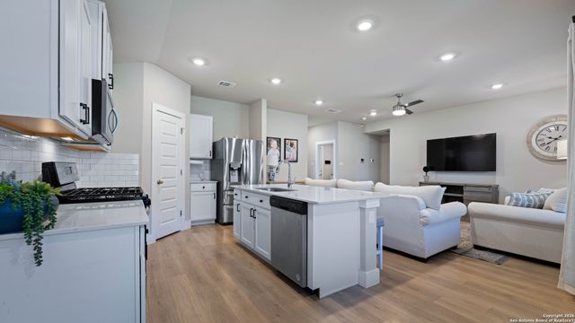 5627 Jewel Curve, San Antonio, TX 78266