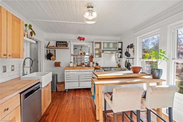 40 W Sprague Street, Winston-salem, NC 27127