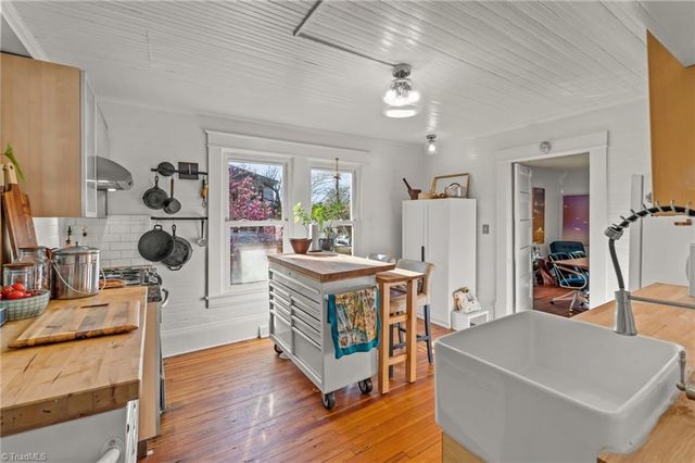 40 W Sprague Street, Winston-salem, NC 27127