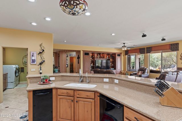 758 N Alexis Loop, Green Valley, AZ 85614