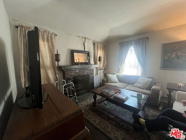 1811 S Burnside Avenue, Los Angeles, CA 90019