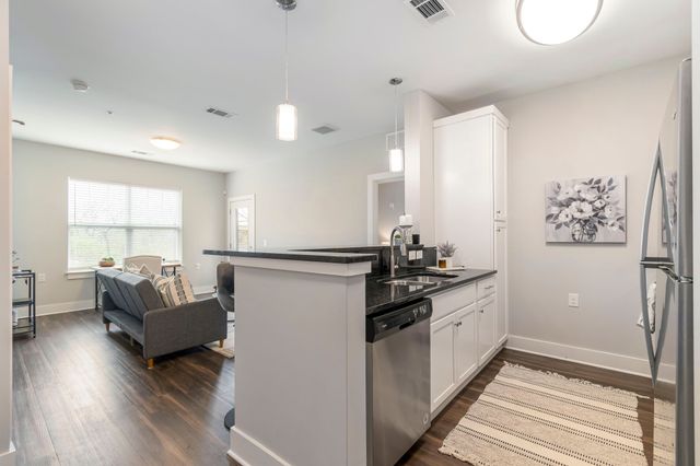 6411 Charlotte Road Cir Apt 105, Nashville, TN 37209