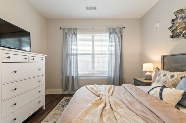 6411 Charlotte Road Cir Apt 105, Nashville, TN 37209