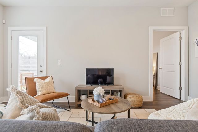 6411 Charlotte Road Cir Apt 105, Nashville, TN 37209