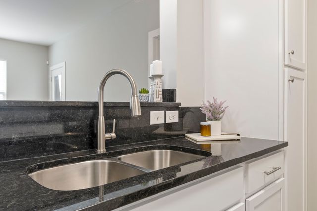 6411 Charlotte Road Cir Apt 105, Nashville, TN 37209