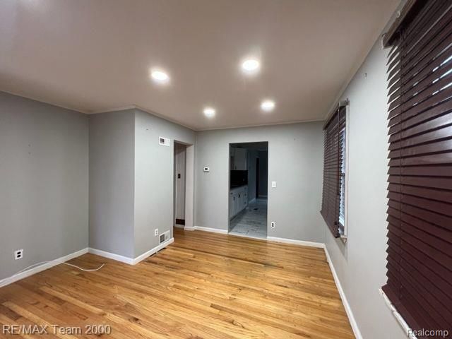 3855 Weddell Street, Dearborn, MI 48124