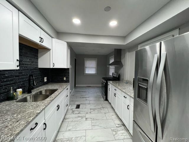 3855 Weddell Street, Dearborn, MI 48124