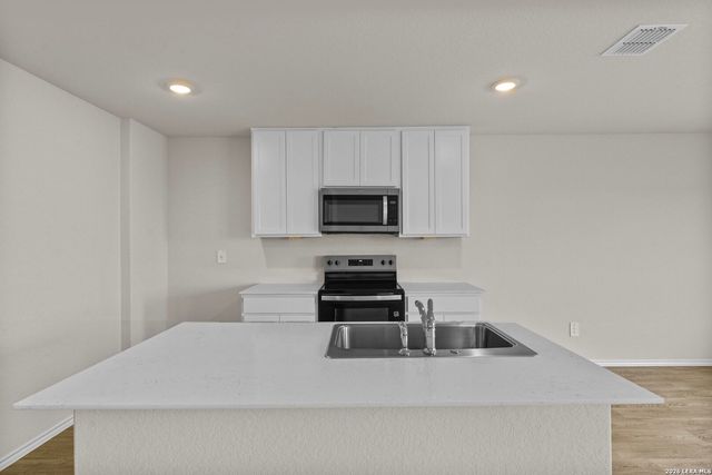 1005 Prince Albert, Seguin, TX 78155