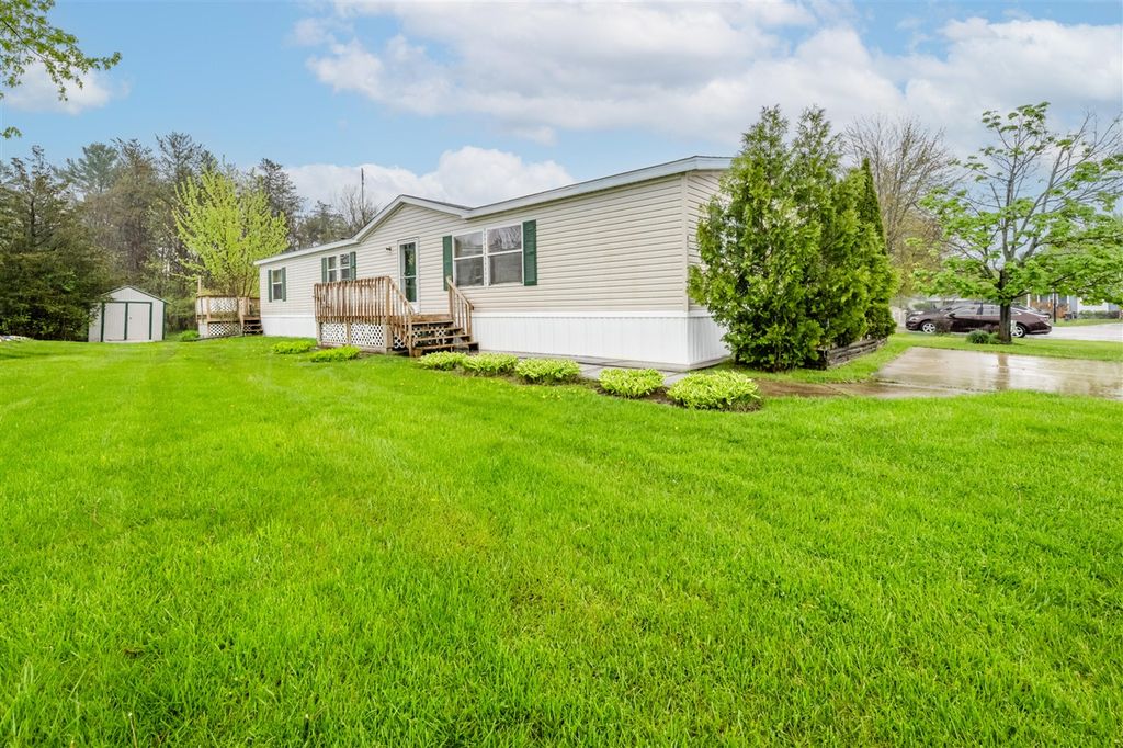 8000 Warren Woods Road 62, Three Oaks, MI 49128