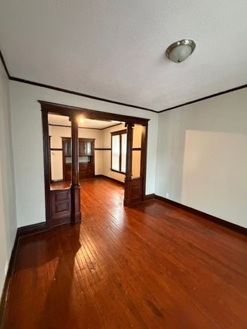 6505 S Damen Avenue, Chicago, IL 60636