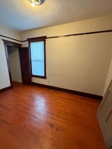 6505 S Damen Avenue, Chicago, IL 60636