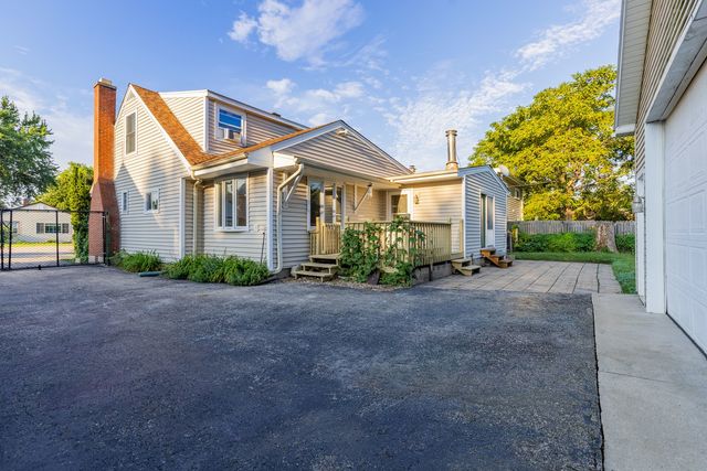 18843 W Deerpath Road, Grayslake, IL 60030