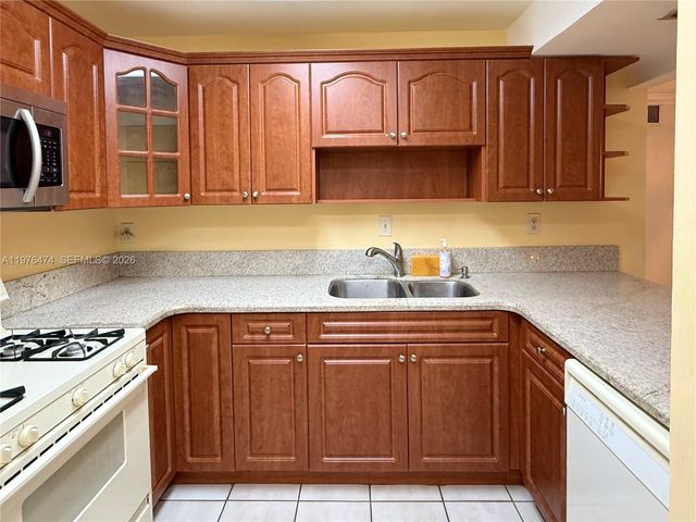 6977 SW 115th Pl E33, Miami, FL 33173