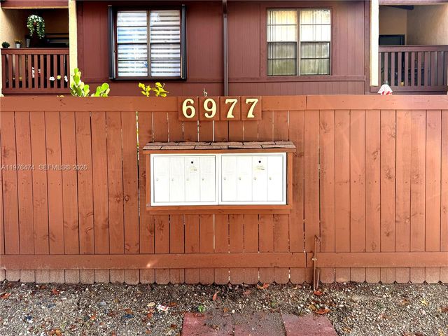 6977 SW 115th Pl E33, Miami, FL 33173