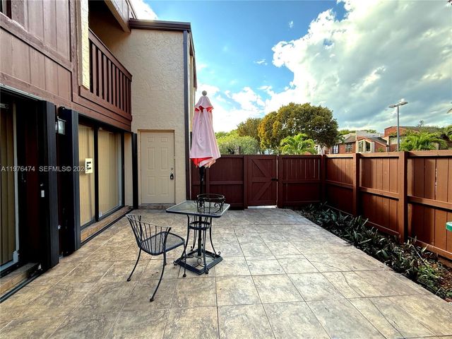 6977 SW 115th Pl E33, Miami, FL 33173