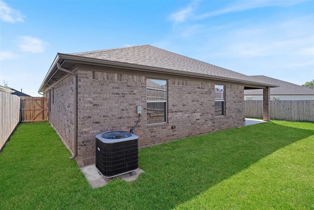 12825 NW 4th Street, Yukon, OK 73099