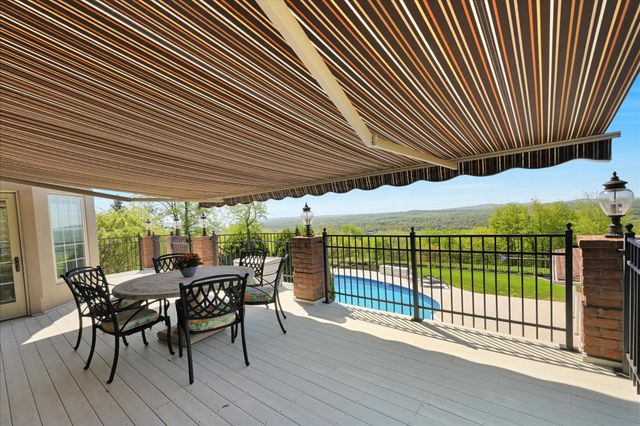 111 MOUNTAIN VIEW DR, Etters, PA 17319