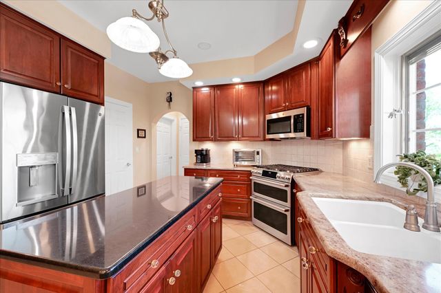 111 MOUNTAIN VIEW DR, Etters, PA 17319