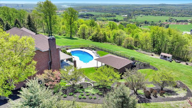 111 MOUNTAIN VIEW DR, Etters, PA 17319