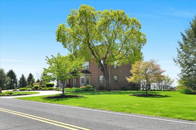 111 MOUNTAIN VIEW DR, Etters, PA 17319
