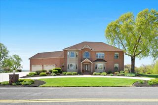 111 MOUNTAIN VIEW DR, Etters, PA 17319