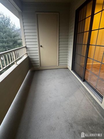 1109 Stoneridge Circle, Helmetta, NJ 08828