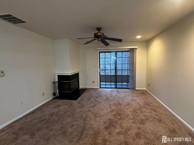 1109 Stoneridge Circle, Helmetta, NJ 08828