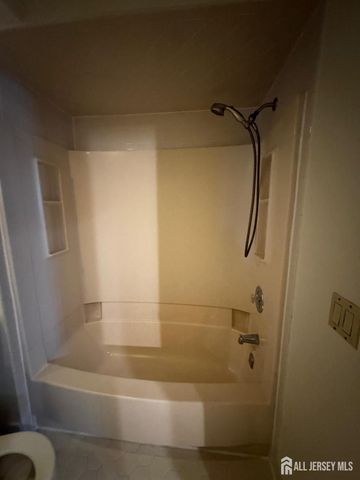 1109 Stoneridge Circle, Helmetta, NJ 08828