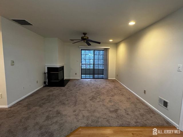 1109 Stoneridge Circle, Helmetta, NJ 08828