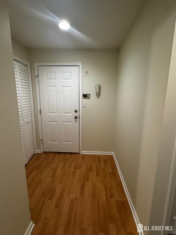 1109 Stoneridge Circle, Helmetta, NJ 08828