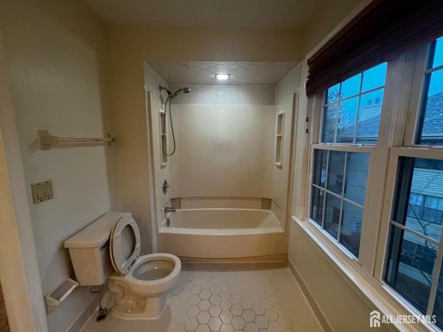 1109 Stoneridge Circle, Helmetta, NJ 08828