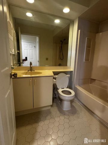 1109 Stoneridge Circle, Helmetta, NJ 08828