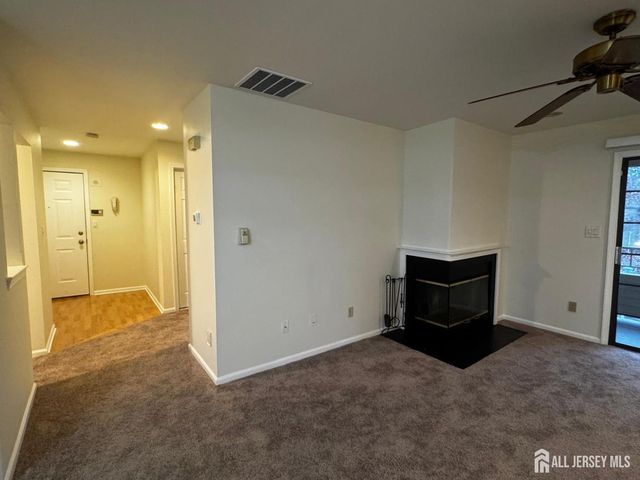 1109 Stoneridge Circle, Helmetta, NJ 08828