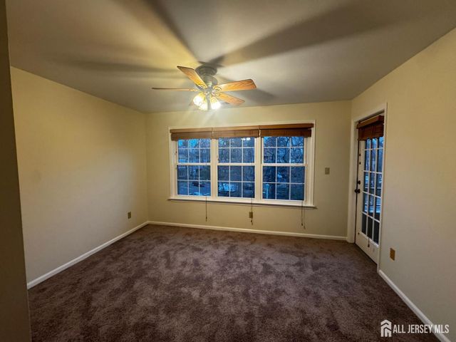 1109 Stoneridge Circle, Helmetta, NJ 08828