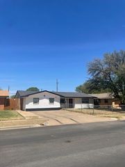 2202 58th Street, Lubbock, TX 79412