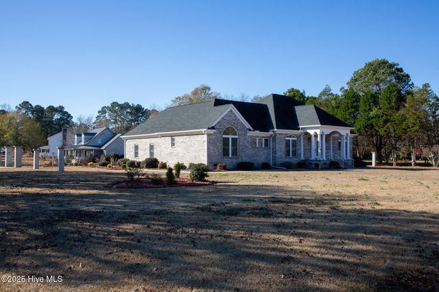 27 Stewart Circle, Whiteville, NC 28472