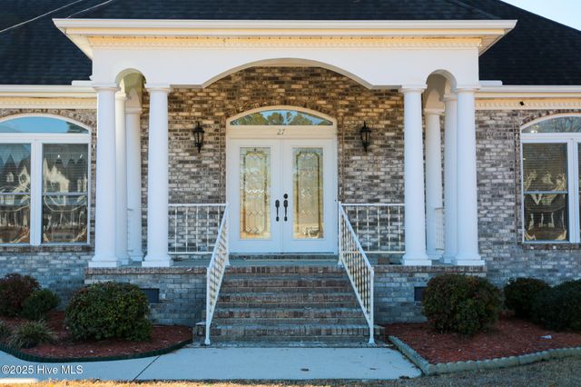 27 Stewart Circle, Whiteville, NC 28472