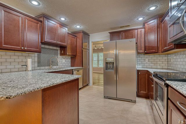 4422 Summercreek Lane, Newburgh, IN 47630