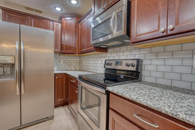 4422 Summercreek Lane, Newburgh, IN 47630