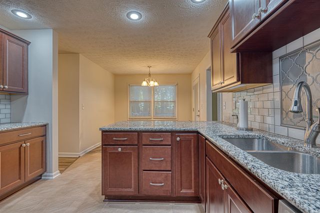 4422 Summercreek Lane, Newburgh, IN 47630