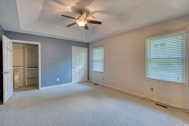 4422 Summercreek Lane, Newburgh, IN 47630